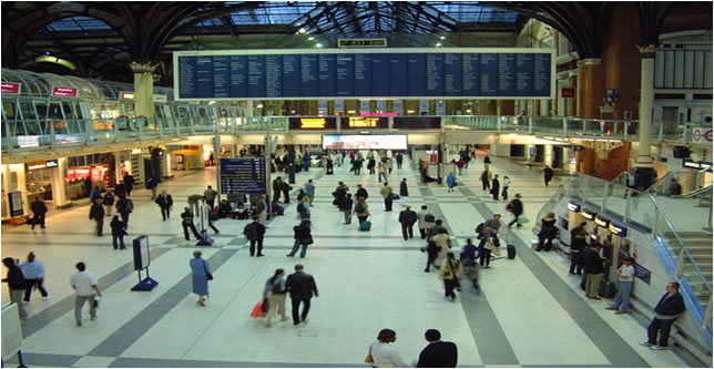 photo of busy major rail station